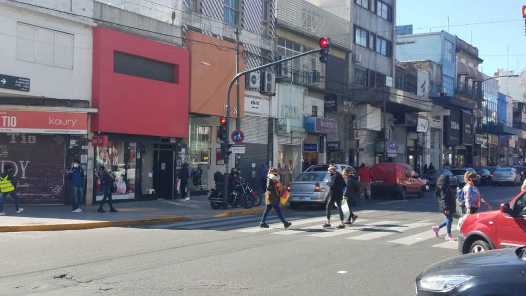 El efecto Shein se siente en la Avenida Avellaneda: caen las ventas y crece la preocupación por el cierre de&nbsp;locales