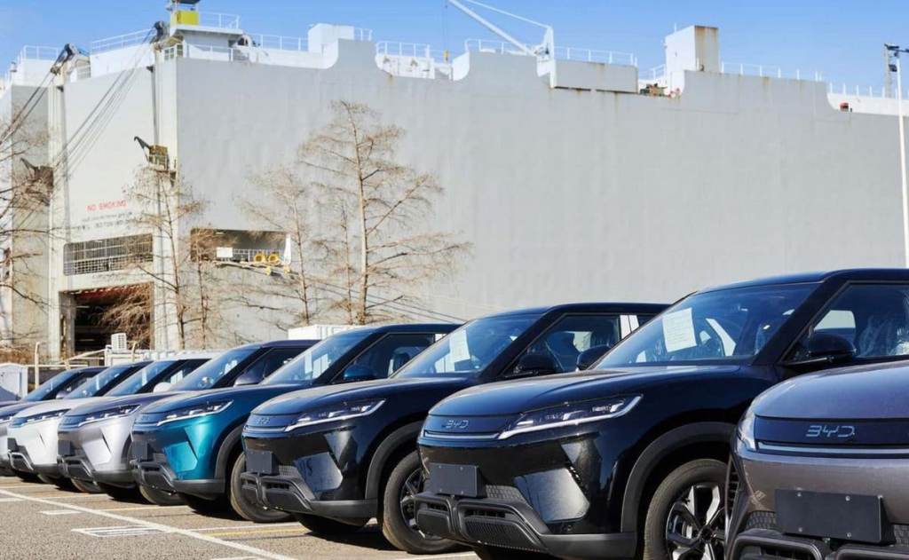 Caputo anticipó el impacto en el mercado por la llegada de 5.000 autos chinos a la&nbsp;Argentina