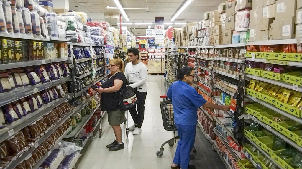 La inflación de marzo volvió a subir y se explican sus causas en alimentos, combustibles y factores&nbsp;estacionales